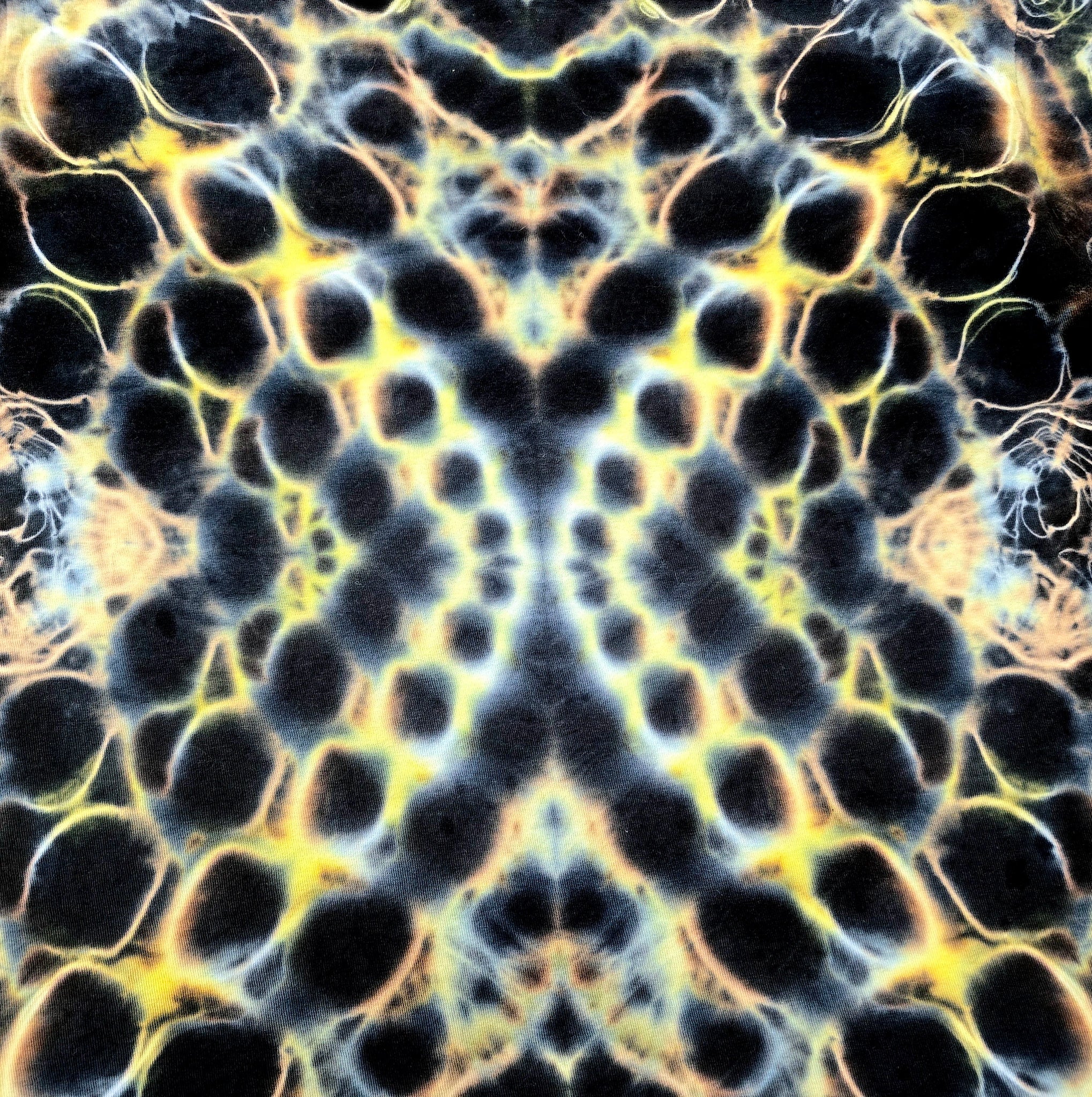 Mondrian-style abstract pattern with black and yellow shapes