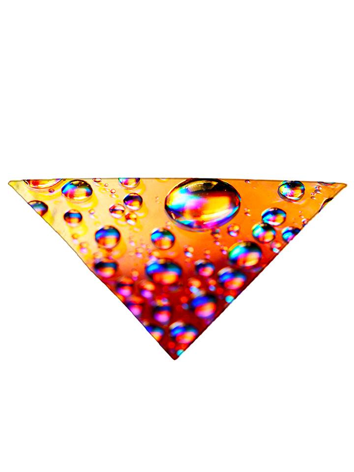 Diagonally folded psychedelic bubbles printed headband.
